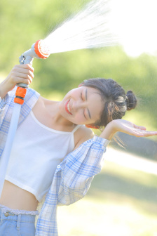 被囚禁的圣女
